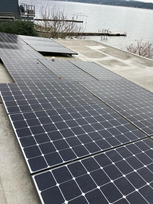 Seattle solar panel cleaning service