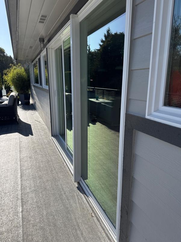 Sparkling clean windows after pro window cleaning service in Lake Stevens, WA