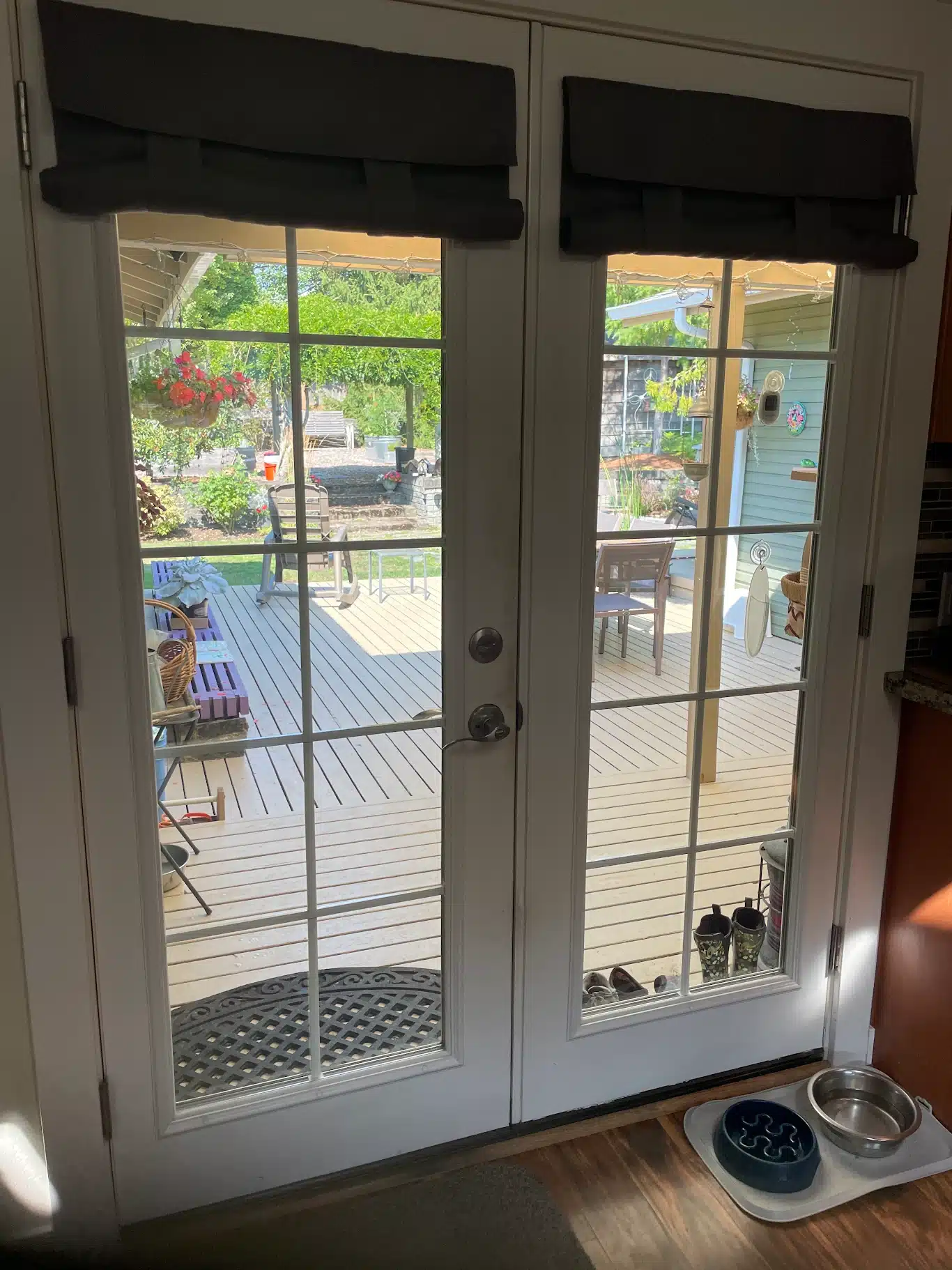 Spotlessly clean window reflecting sunlight, showcasing the high-quality services provided by Chinook Services Mill Creek Window Cleaning.