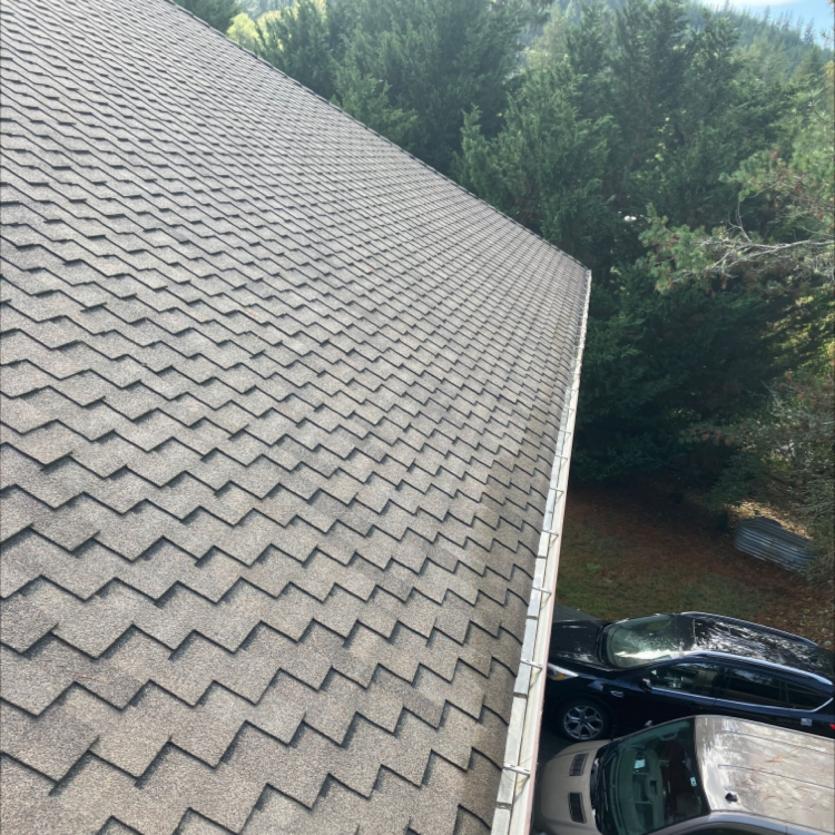 Bear Creek home after gutter cleaning services