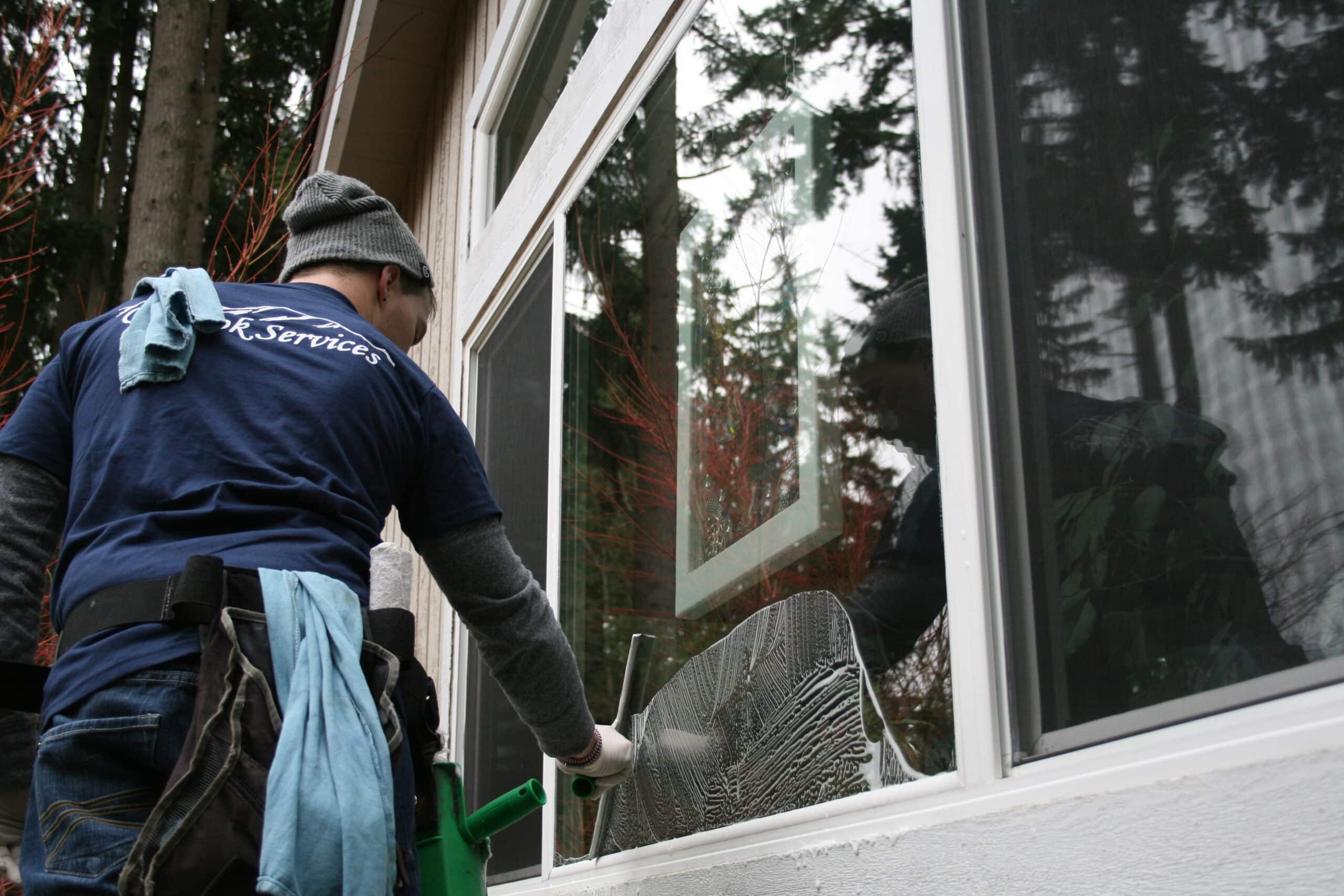 Detail cleaning windows in Inglewood community