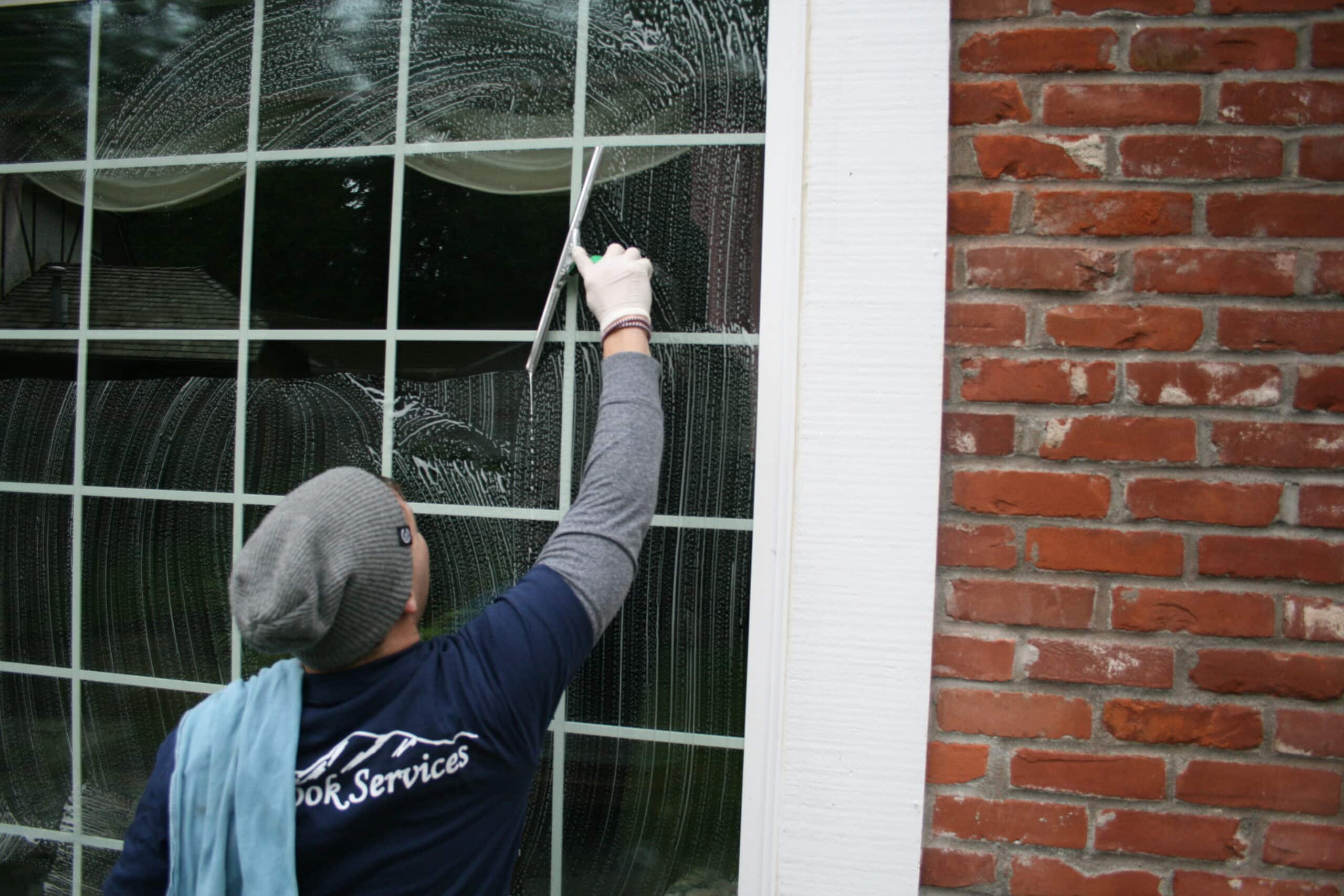 Window cleaning in Paine Field area with Chinook Services