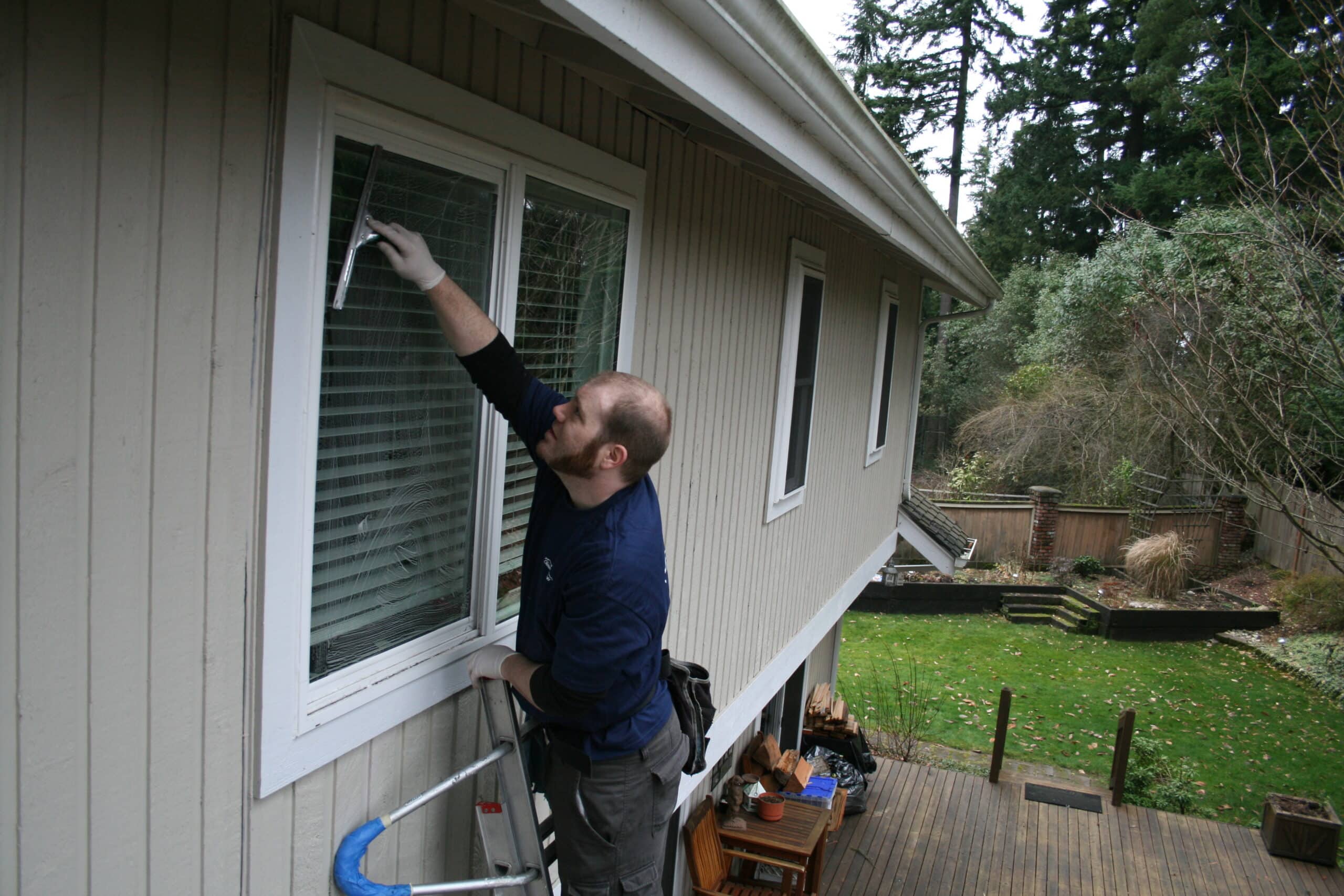 Window cleaning in Stanwood Chinook Services