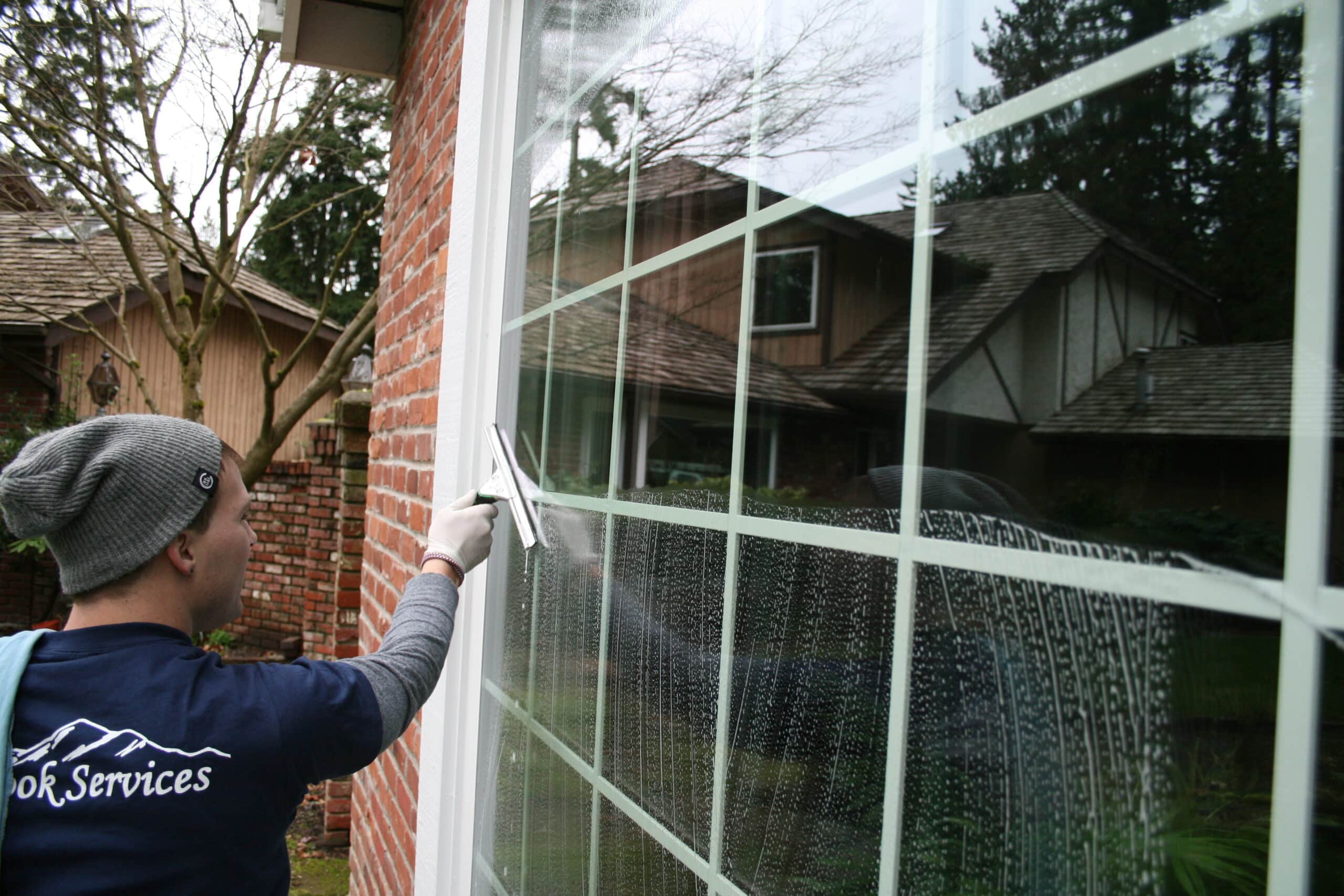 Cleaning window Ballard, WA