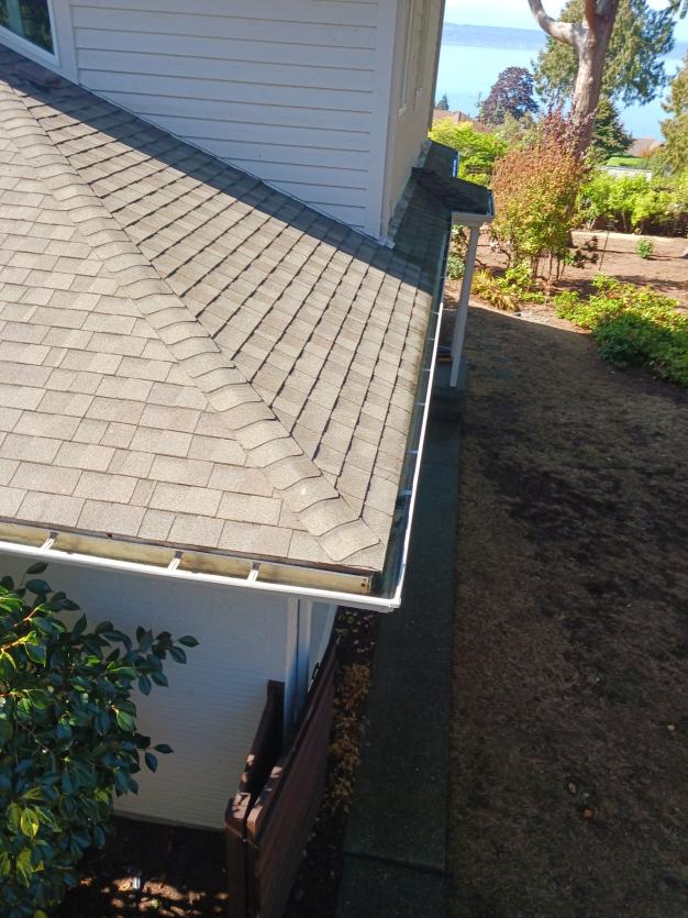 Home in Woodway during gutter cleaning services