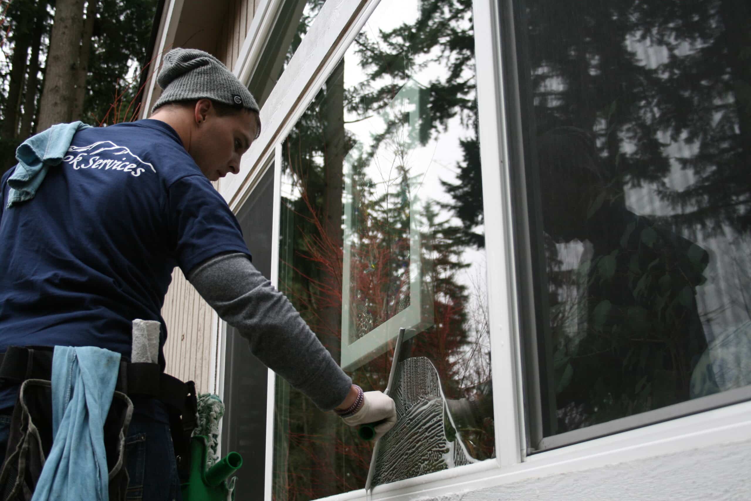 Window cleaing Crown Hill neighborhood.