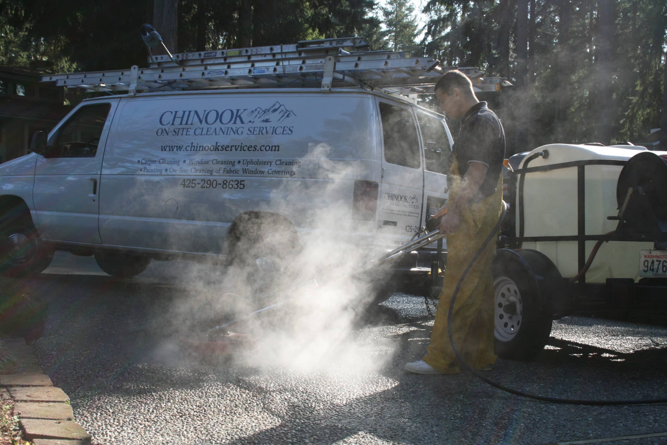 Pressure washing sidewalk and driveway Lake City