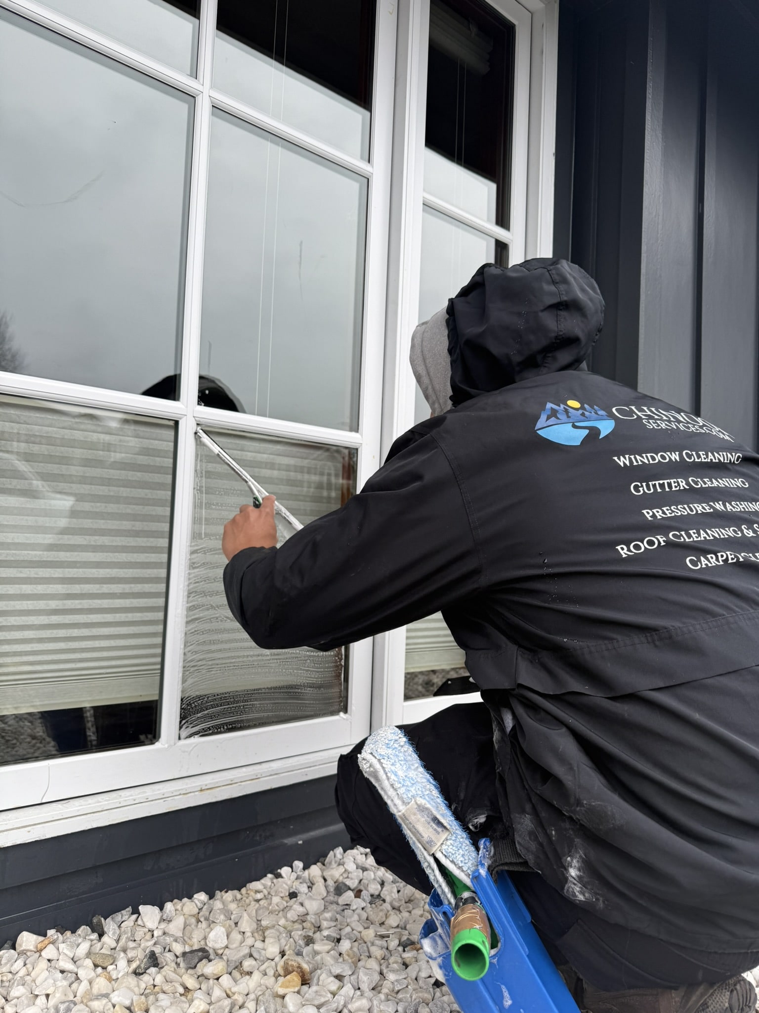 Cleaning house windows Mountlake Terrace