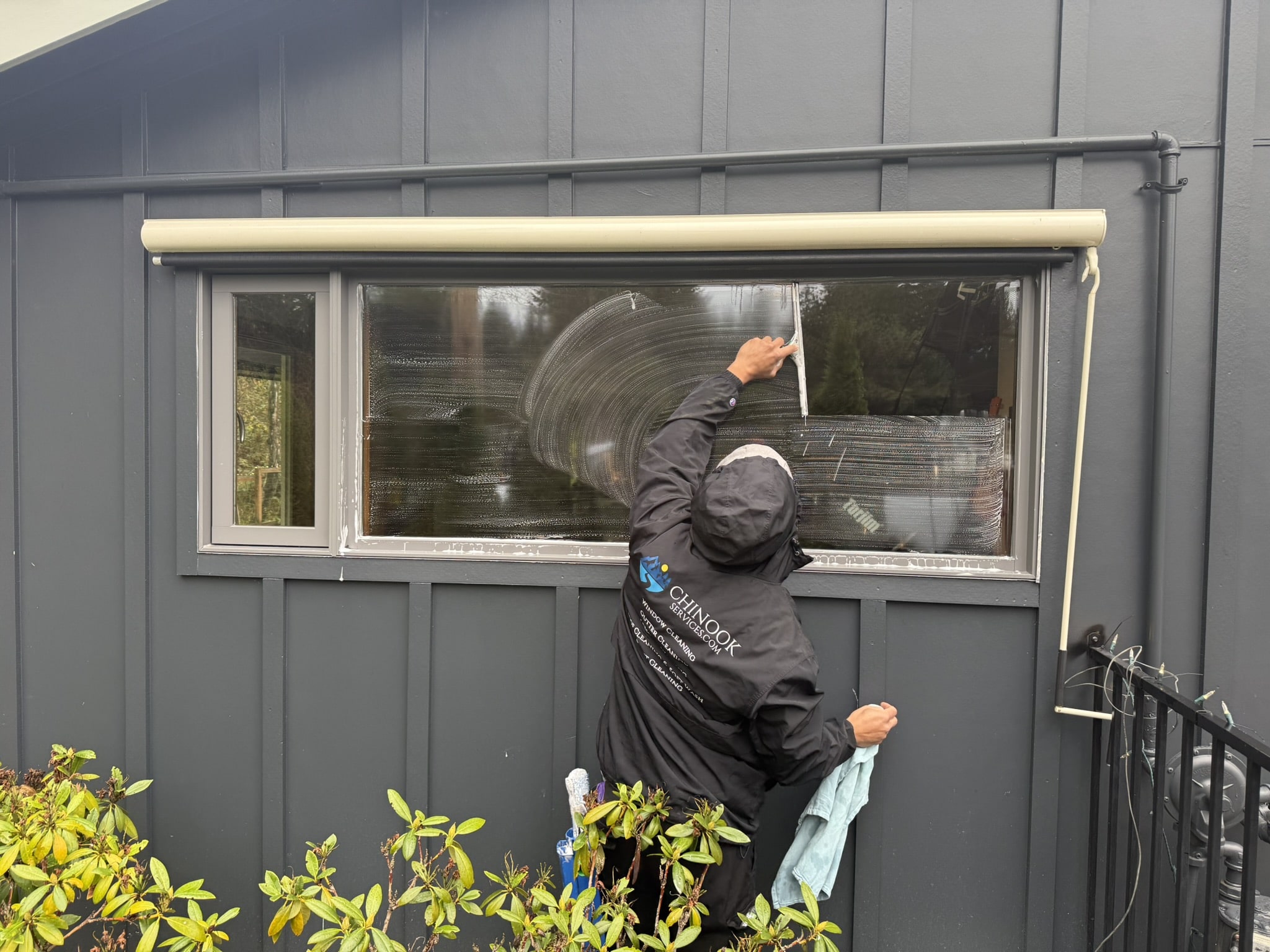 Cleaning windows in Marysville WA